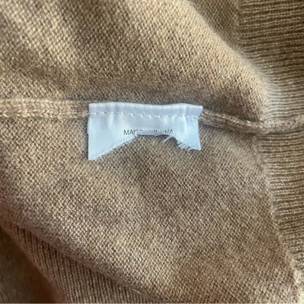 Quince 100% Mongolian Cashmere Crewneck Sweater in Camel Size Medium - Picture 7 of 8